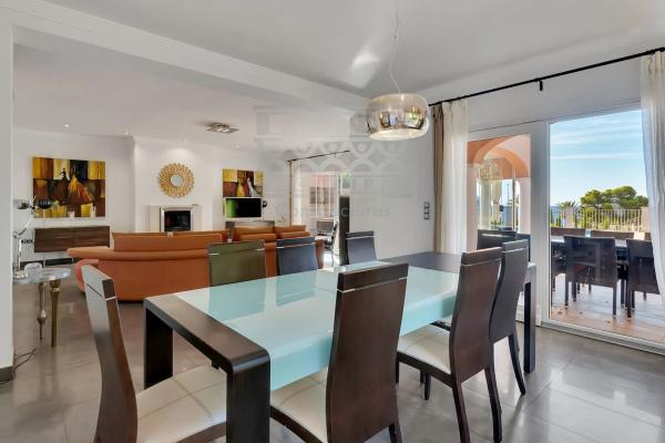 Casa independiente en calle Pirineos, 8