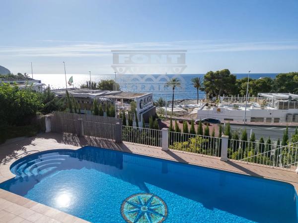 Casa independiente en calle Pirineos, 8