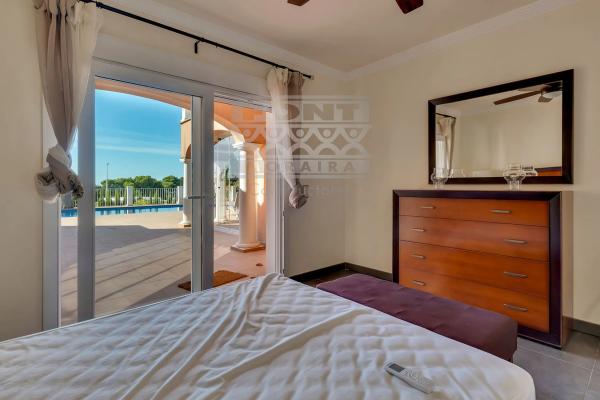 Casa independiente en calle Pirineos, 8