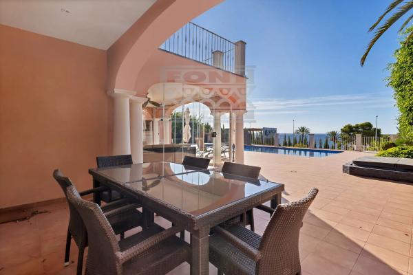 Casa independiente en calle Pirineos, 8