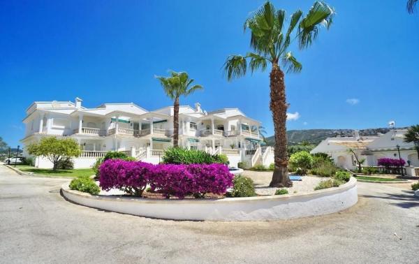 Chalet adosado en calle Tarragona, 24