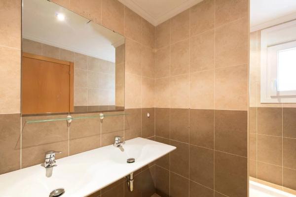 Casa independiente en calle Higuera, 1