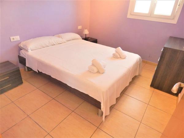 Casa independiente en calle Higuera, 1