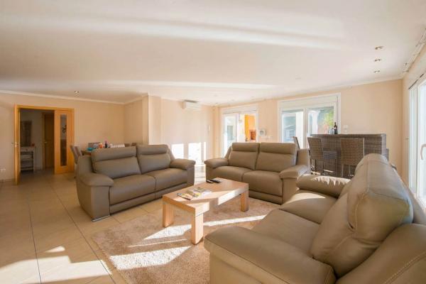 Casa independiente en calle Higuera, 1