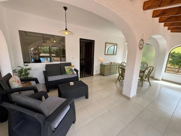 Casa independiente en calle Río Turia