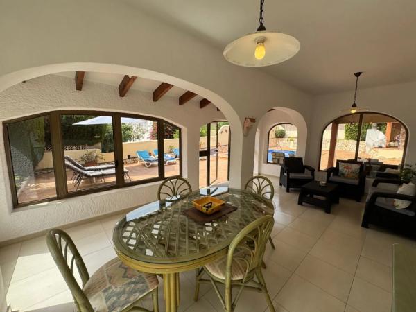 Casa independiente en calle Río Turia