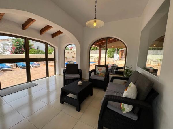 Casa independiente en calle Río Turia