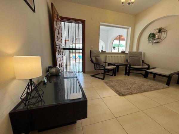 Casa independiente en calle Río Turia