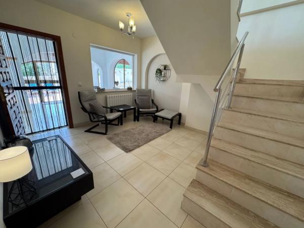 Casa independiente en calle Río Turia