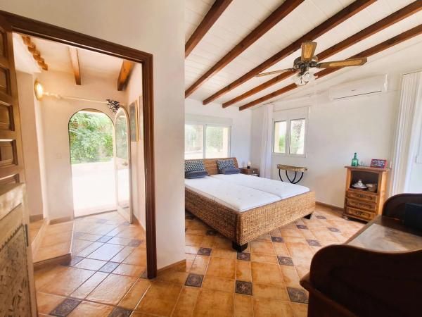 Casa independiente en calle Avellano, 24