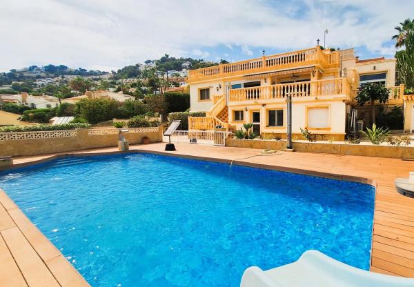 Casa independiente en calle Avellano, 24