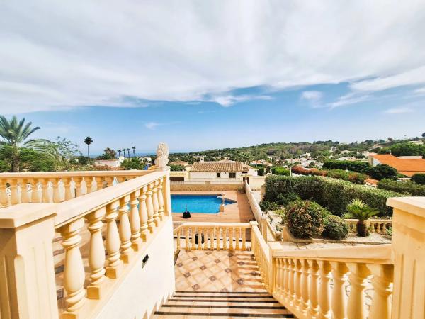 Casa independiente en calle Avellano, 24