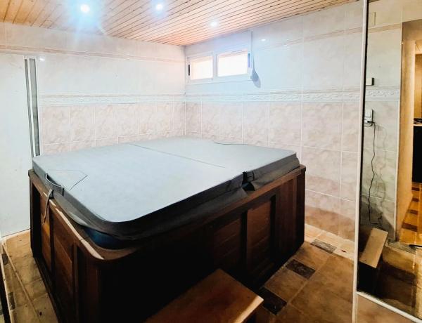 Casa independiente en calle Avellano, 24