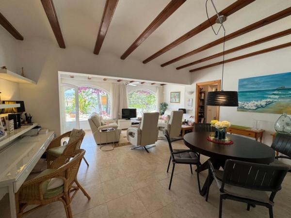 Casa independiente en calle Casablanca