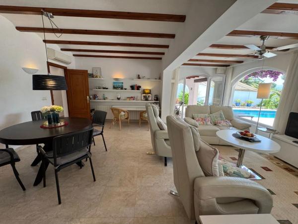 Casa independiente en calle Casablanca