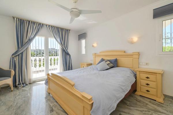 Casa independiente en calle Mar Marmara