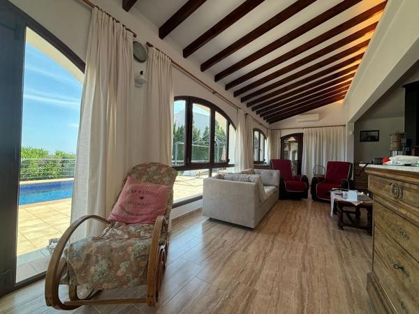 Casa independiente en calle Elche