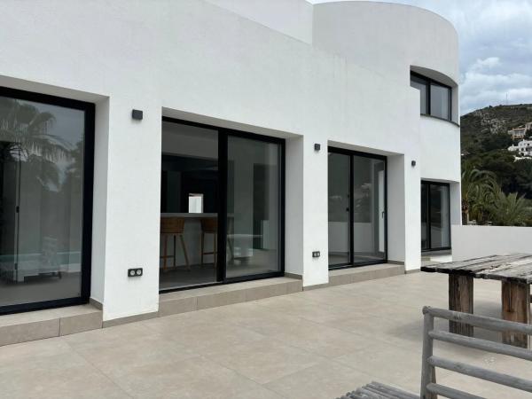 Casa independiente en calle Puerto de Espasante