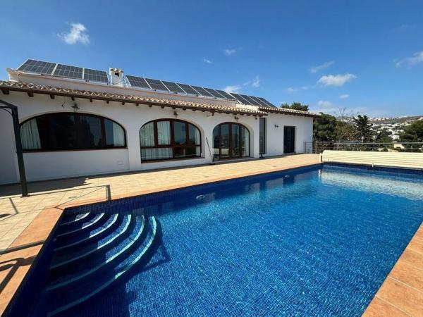 Casa independiente en calle Elche