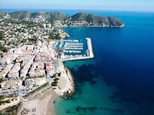 Casa independiente en calle Océano Ártico