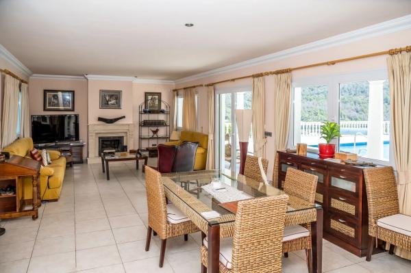 Chalet en calle Jilguero, 3