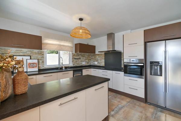 Casa independiente en calle Beniarrés