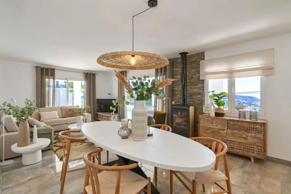 Casa independiente en calle Beniarrés