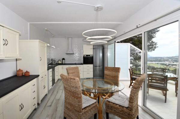 Casa independiente en calle Alcántara