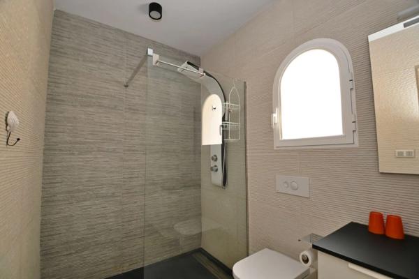 Casa independiente en calle Alcántara