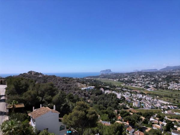 Casa independiente en calle Alcántara