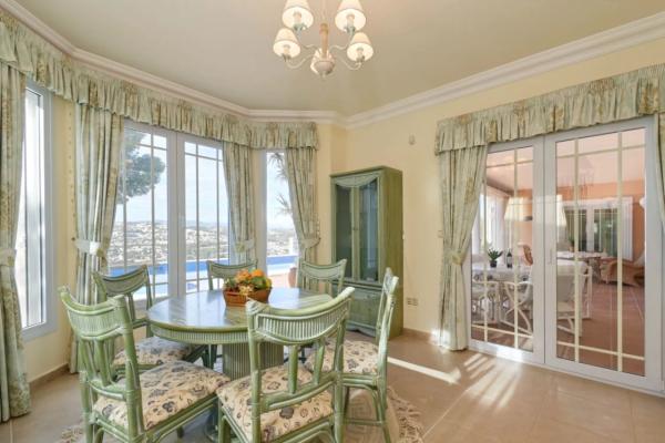 Casa independiente en calle Martín Pescador