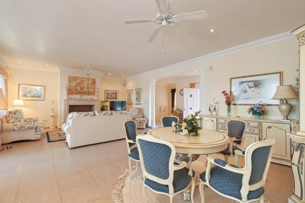 Casa independiente en calle Martín Pescador