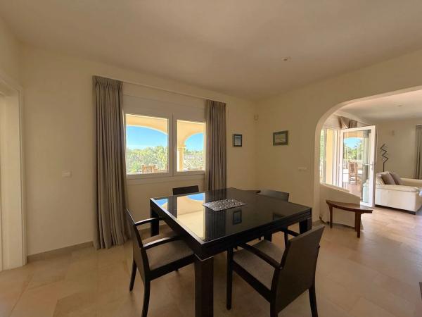 Casa independiente en calle Enebro