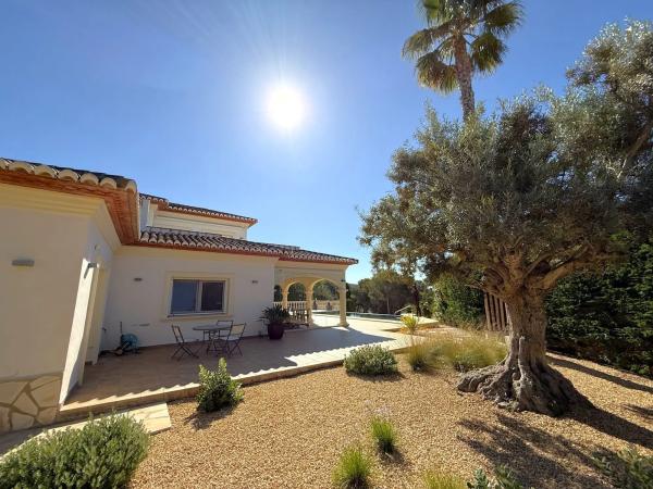 Casa independiente en calle Enebro