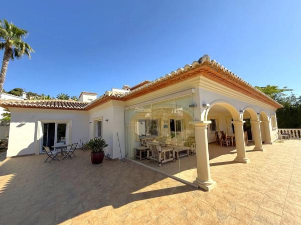 Casa independiente en calle Enebro