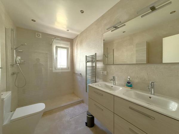 Casa independiente en calle Enebro