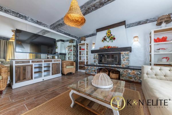 Casa independiente en calle Alejandría