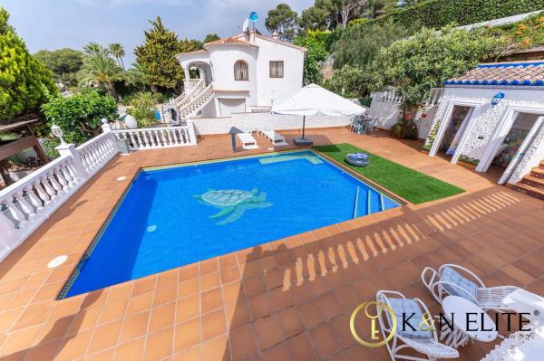 Casa independiente en calle Alejandría