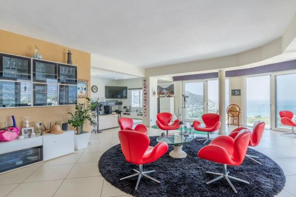 Casa independiente en calle Puertollano