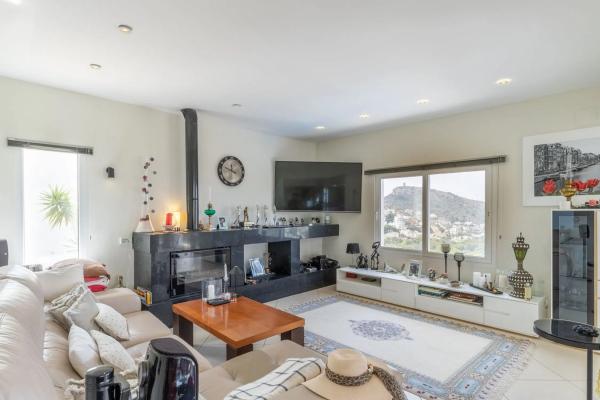 Casa independiente en calle Puertollano