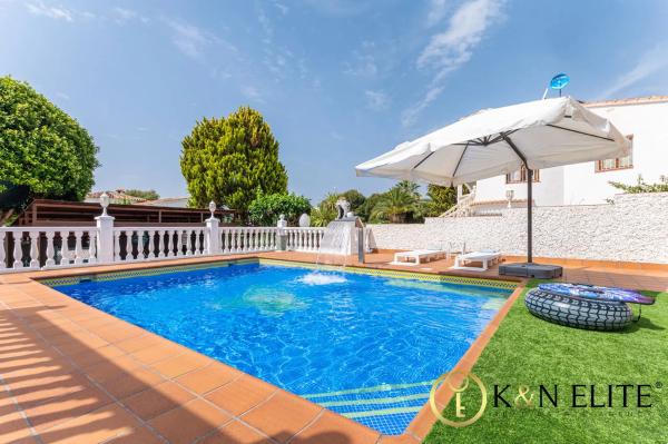 Casa independiente en calle Alejandría