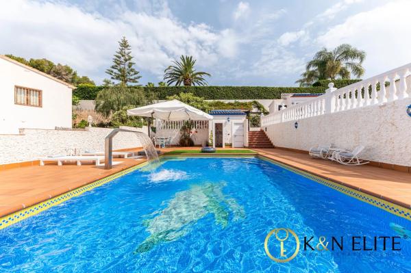 Casa independiente en calle Alejandría