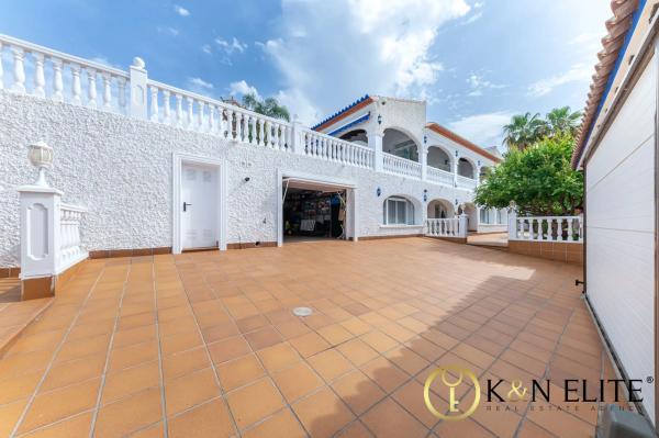 Casa independiente en calle Alejandría