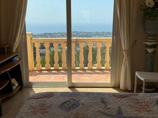 Casa independiente en calle Tonyina