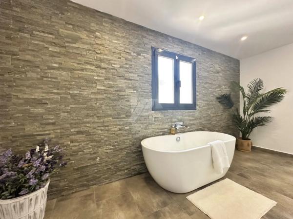 Casa independiente en calle Aragó