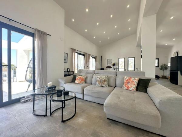 Casa independiente en calle Aragó