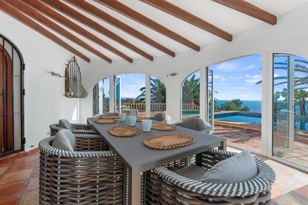 Casa independiente en calle Beniopa