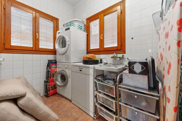 Casa independiente en calle Beniopa