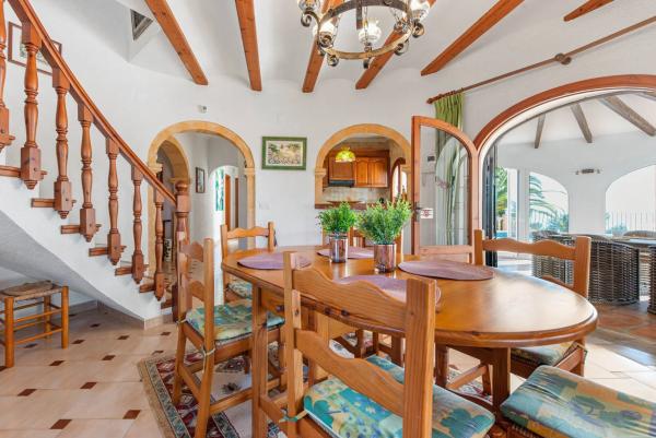 Casa independiente en calle Beniopa