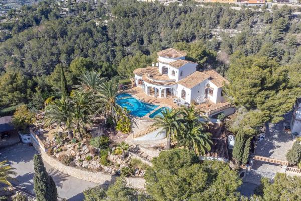 Casa independiente en calle Beniopa